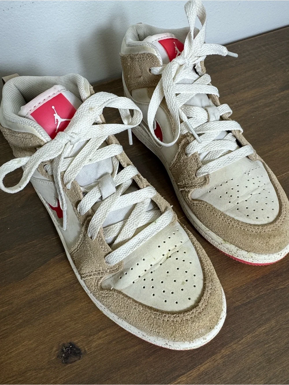 JORDAN Air Jordan Nike Youth Size 2 Sneakers Rare Peanit Butter and Jelly Color